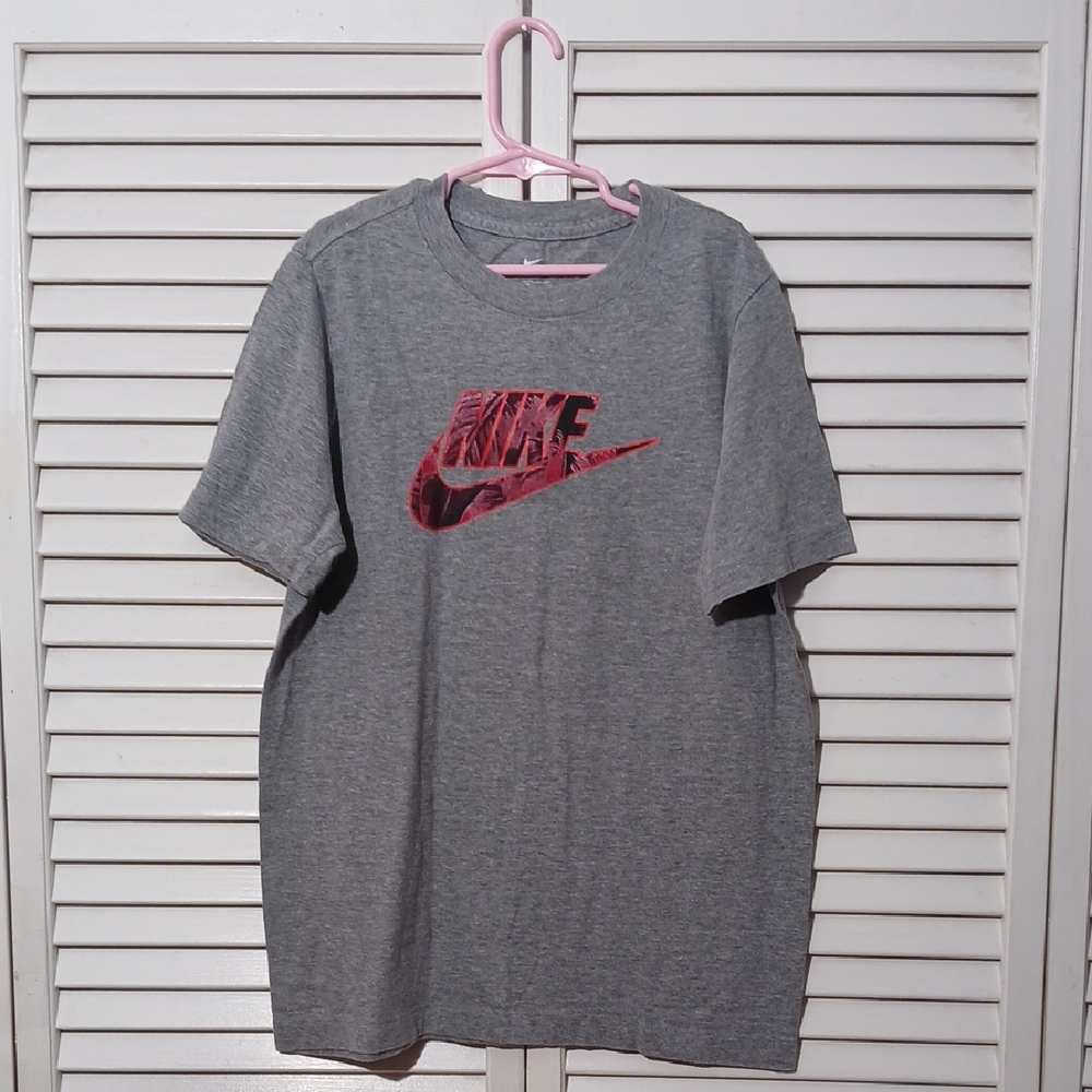 Nike T-shirt Size Large
